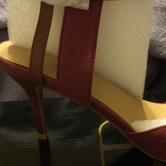 IMAN, NWT, MARSALA RED 3” Heels.Size 8W, see pics. Never worn or out of the box. - Picture 12 of 13